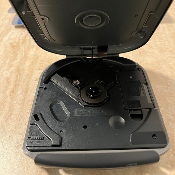 Sony Discman ESP CD Player SPORTS Yellow D-421SP - Picture 5 of 5